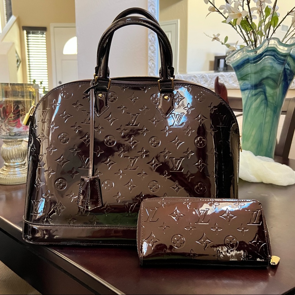 Authentic Louis Vuitton Alma Monogram Vernis GM AND Matching Wallet!